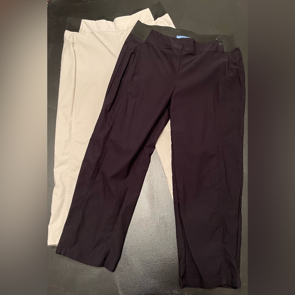 2 pair Vera Wang stretch capris
